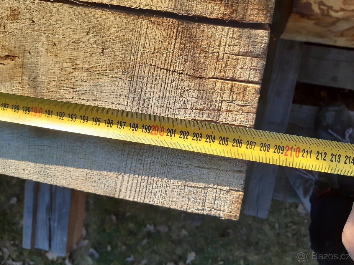 Pražce, dekorace, zahradní lavička - 2