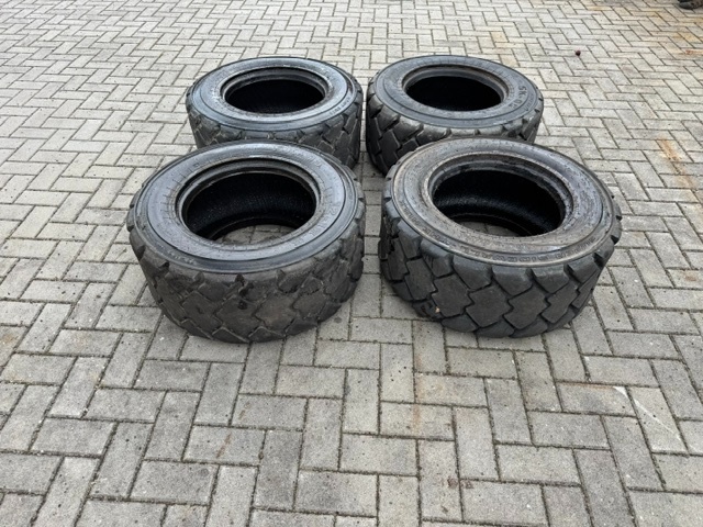 Pneumatiky na Bobcat 12-16,5 - 2
