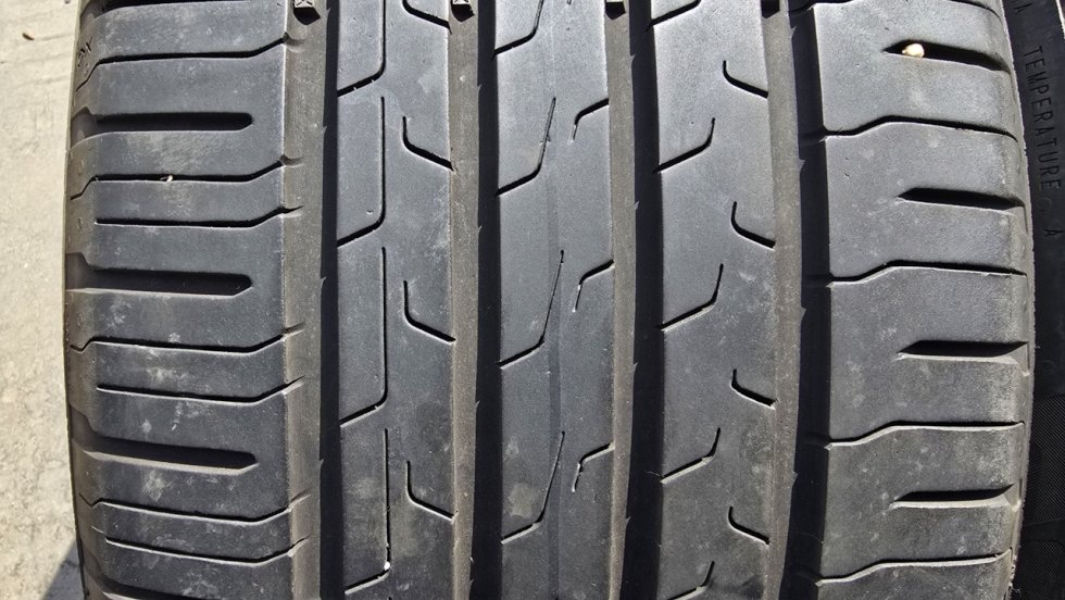 Letní pneu 225/45/18 Continental - 2