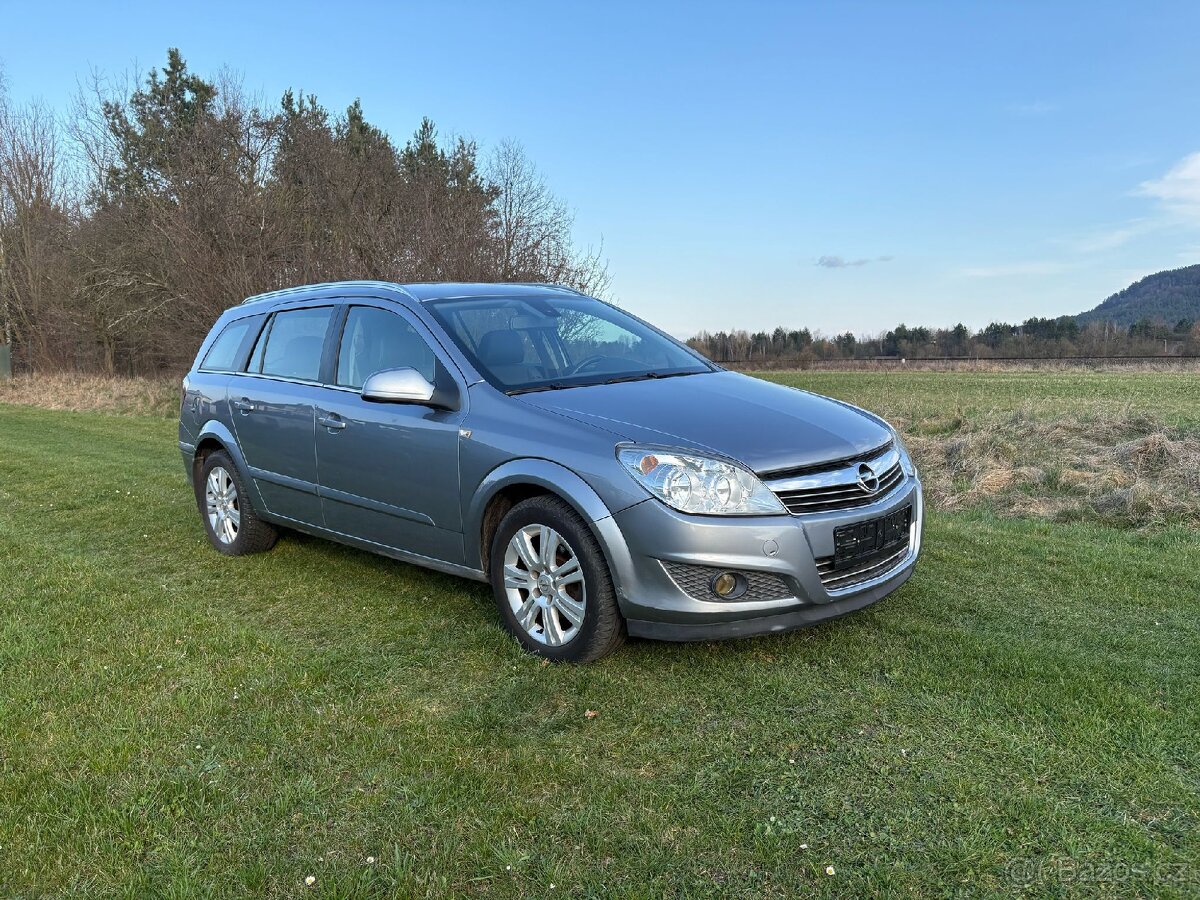 Opel Astra Combi 1.6 16v nová stk - 2