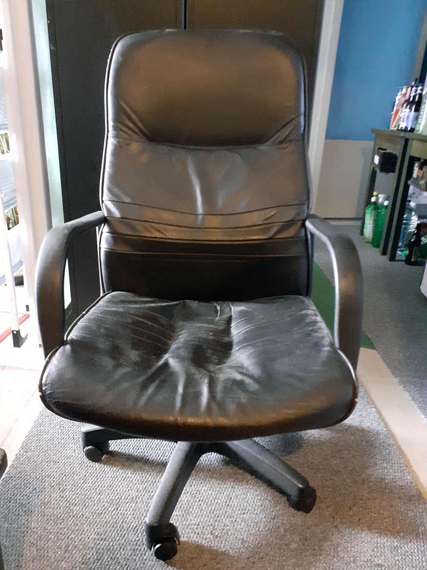 Kancelářské křeslo – koženkové, černé - 2