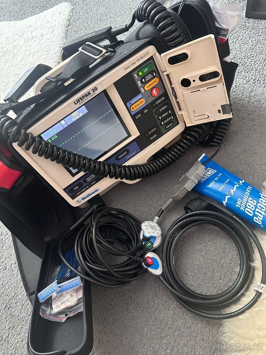 Prodám defibrilátor LIFEPAK 20 – plně funkční, výborný stav - 2