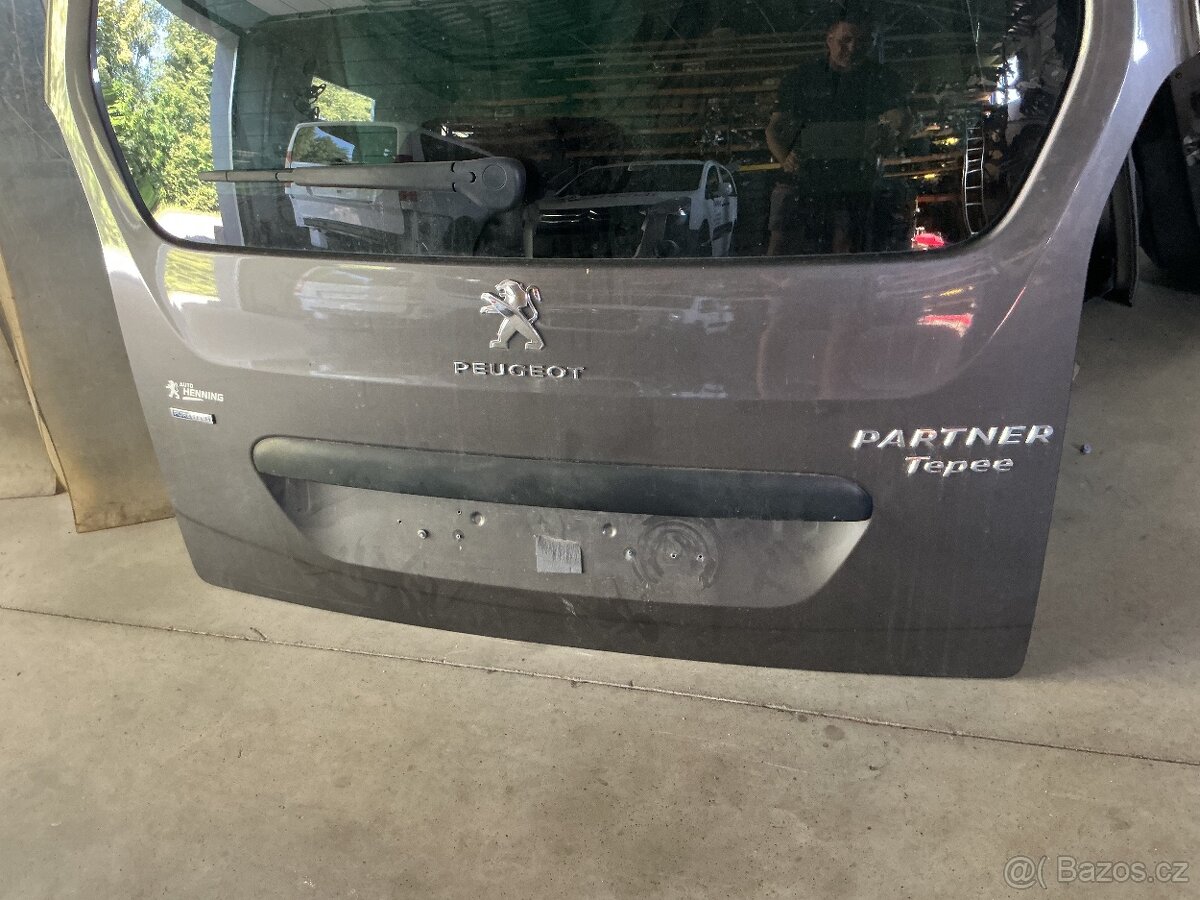 Peugeot partner - kufr. dveře. Otv. sklo. - 2