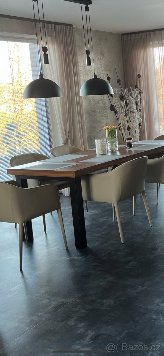 Jídelní stůl (Luxusní vzhled) - 2