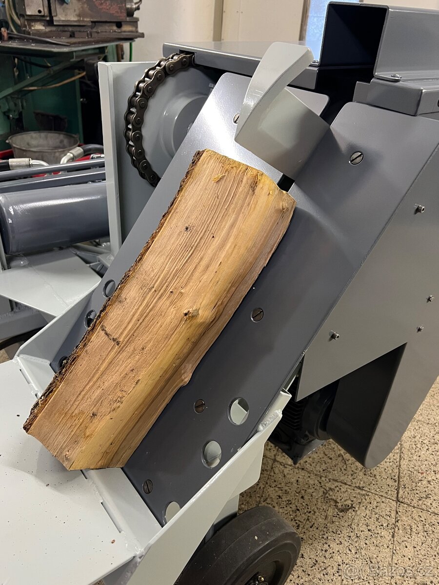 Polo automatická kombinovaná štípačka na dřevo - 2