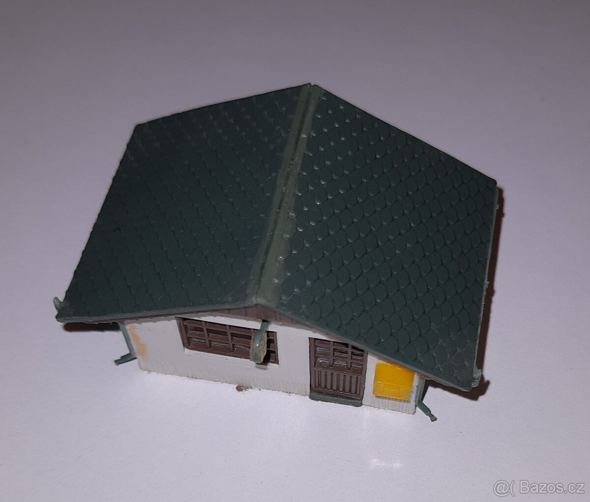 Dvě autobusové zastávky k mašinkám do kolejiště TT - 2