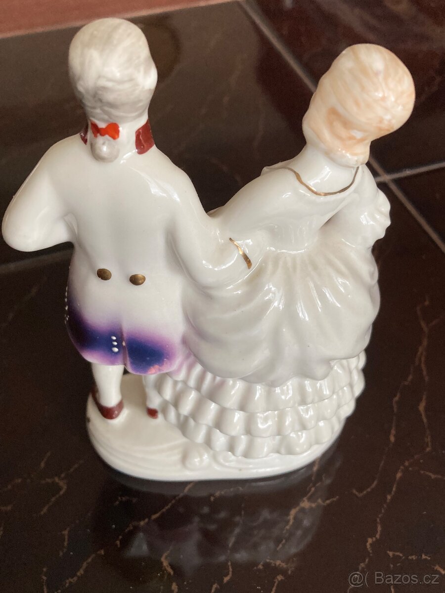 Prodám porcelánové sousoší šlechtici - 2
