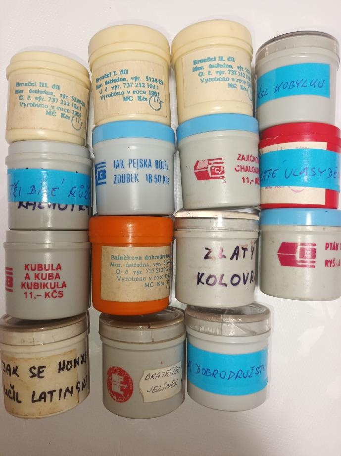 DĚTSKÁ RETRO PROMÍTAČKA DIAX 3 + 15 POHÁDEK Č.1 - 2