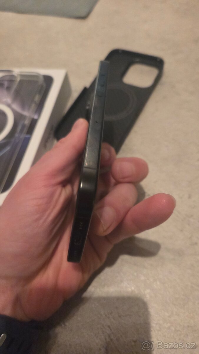 iPhone 16 Pro 512gb černý titan, záruka 01/2027 - 2