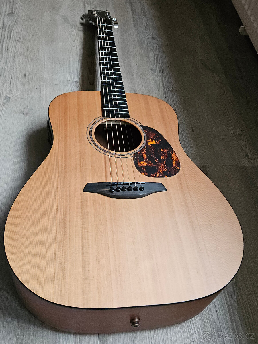Elektroakustická česká kytara FURCH s kvalitním snímám - 2