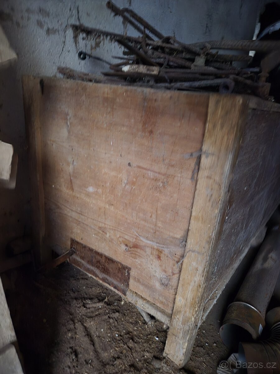 Velka dřevěná truhla/bedna za odvoz - 2