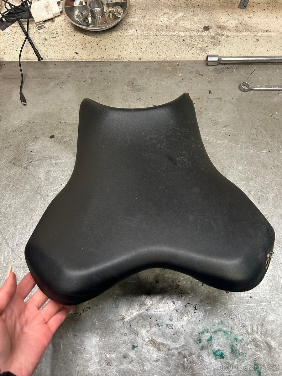 Yamaha r6 sedlo - 2