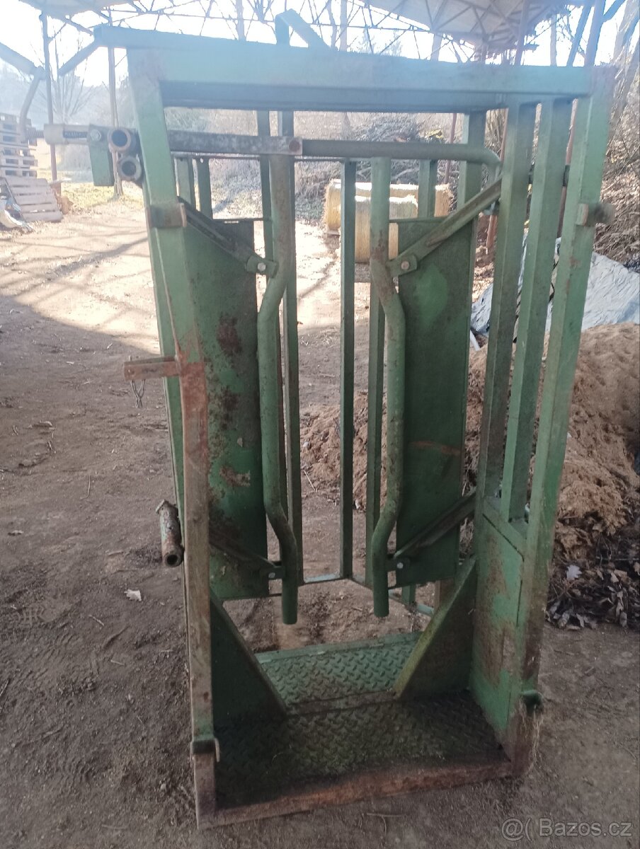 Fixační čelo na klec - 2