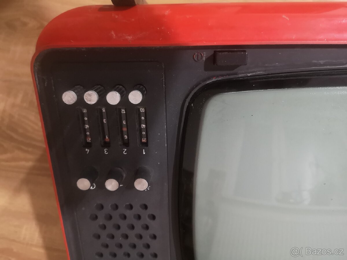 Přenosná retro TV Satelit - 2
