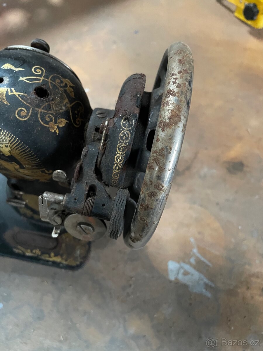 Šicí stroj Singer - 2