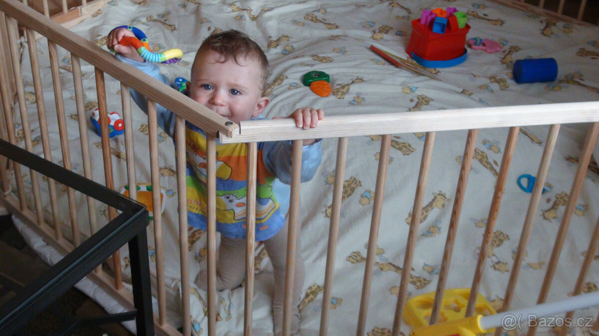 Dětská ohrádka - dřevěbá - 2