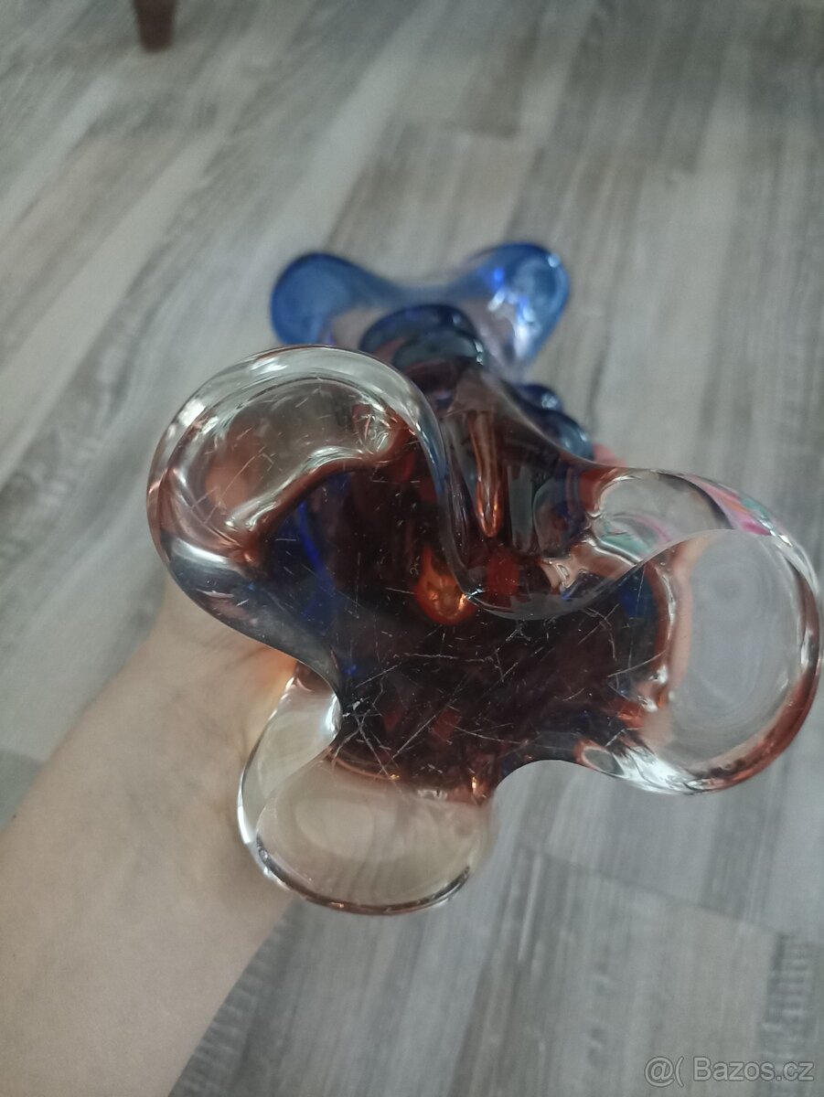 Váza z hutního skla - 2