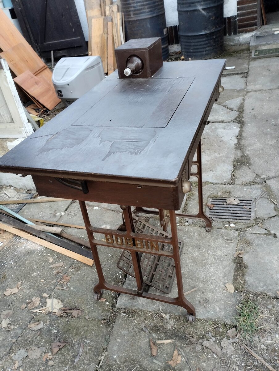 Šicí stroj - 2