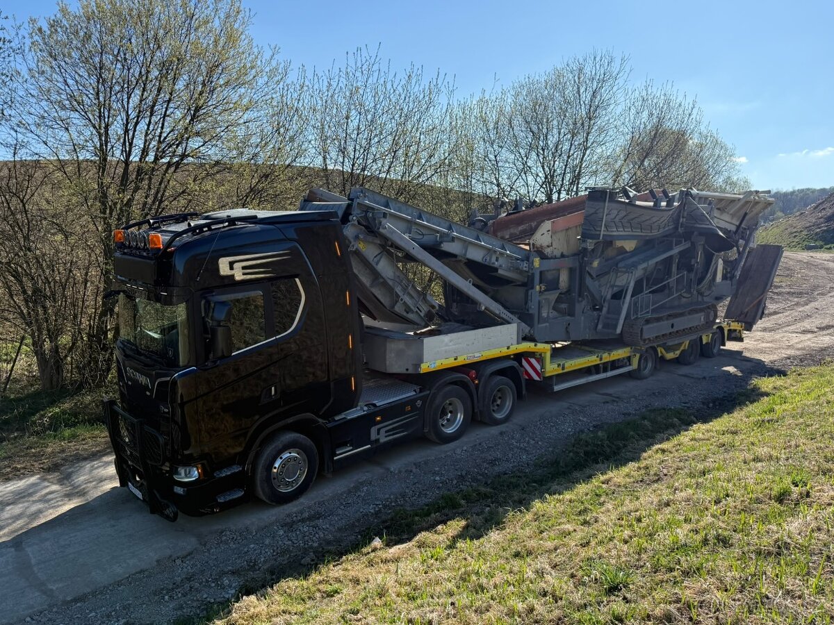 Súprava Scania S650 V8 a podvalnik Max trailer - 2