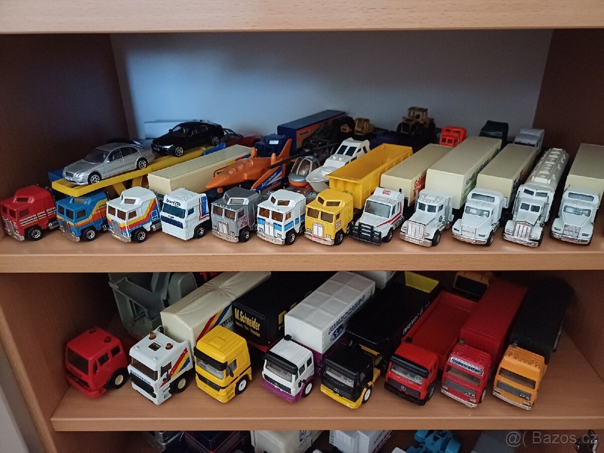 Modely Matchbox Siku Ixo SSM - 2