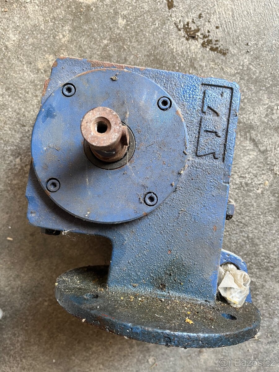 Elektromotor s převodovkou - 2