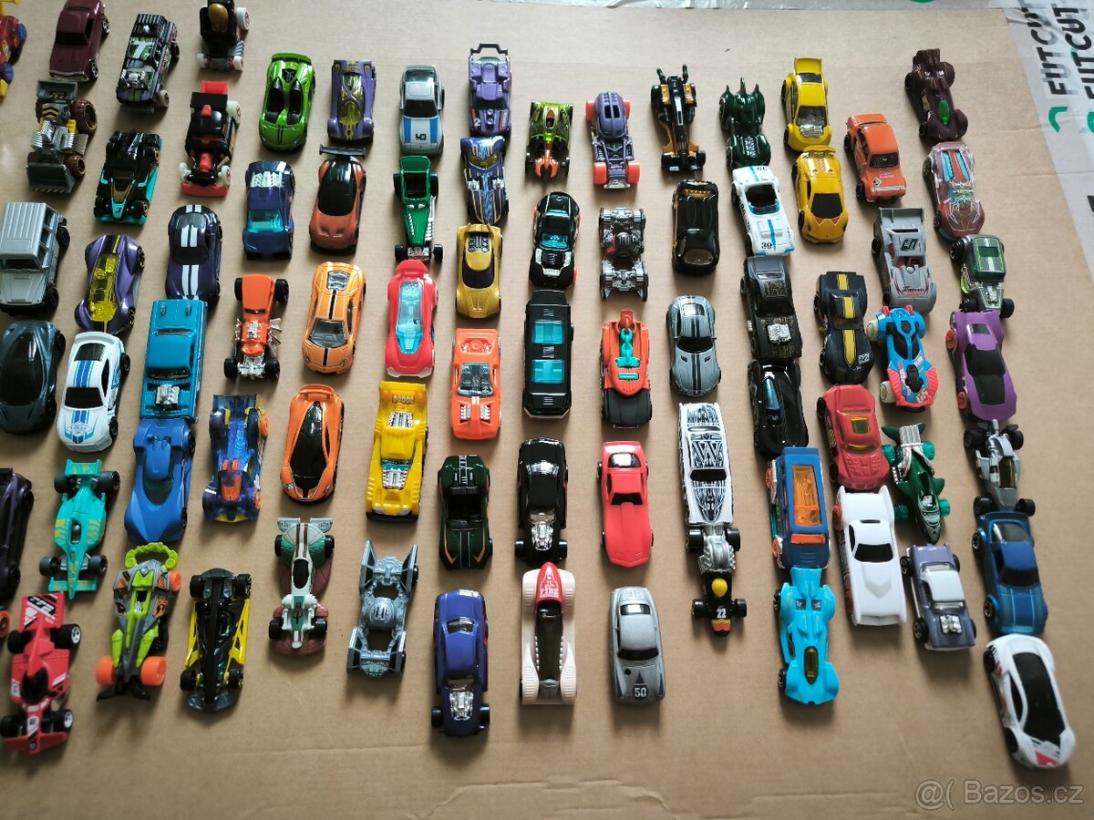 Hotwheels autíčka - 2