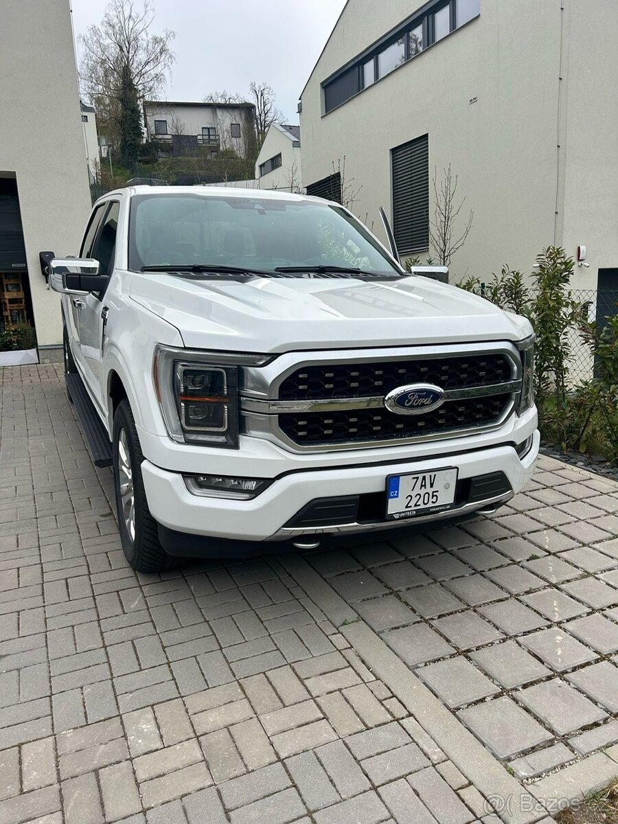 Ford F150 Platinum 3.5 V6 2021, plna vybava