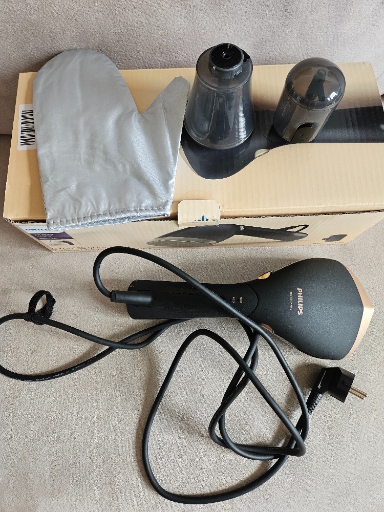 Ruční napařovač- Handheld steamer značky Philips - 2