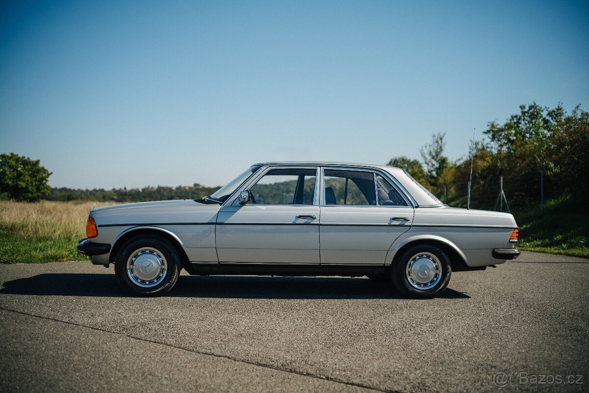 Mercedes-Benz 230 e (W123), automat, 2.majitel - 2