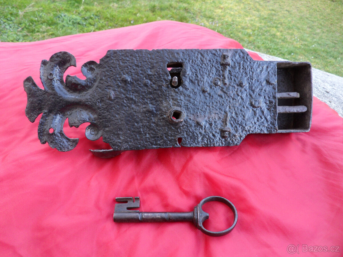 Barokní zámek na dveře, 18.stol. - 2