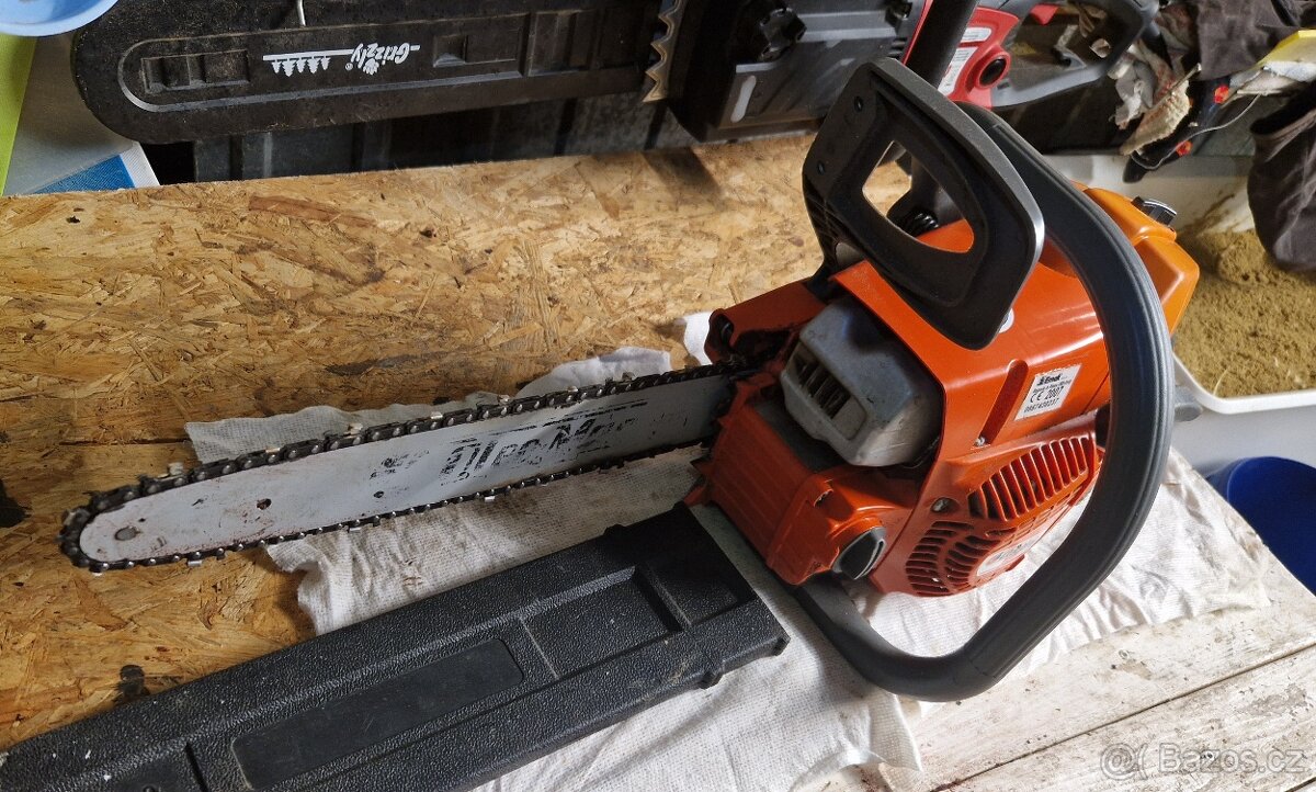 Benzínová pila oleo-mac - 2