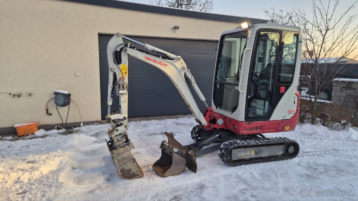 minibagr Takeuchi TB 216 V4 - 2
