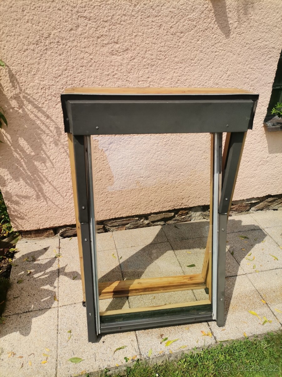 Prodám 3 střešní okna VELUX - 2