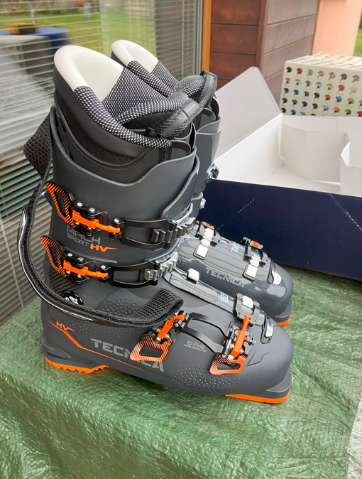 Lyžařský set - dámské sjezdové Atomic Cloud C9 vel. 156 cm - 2