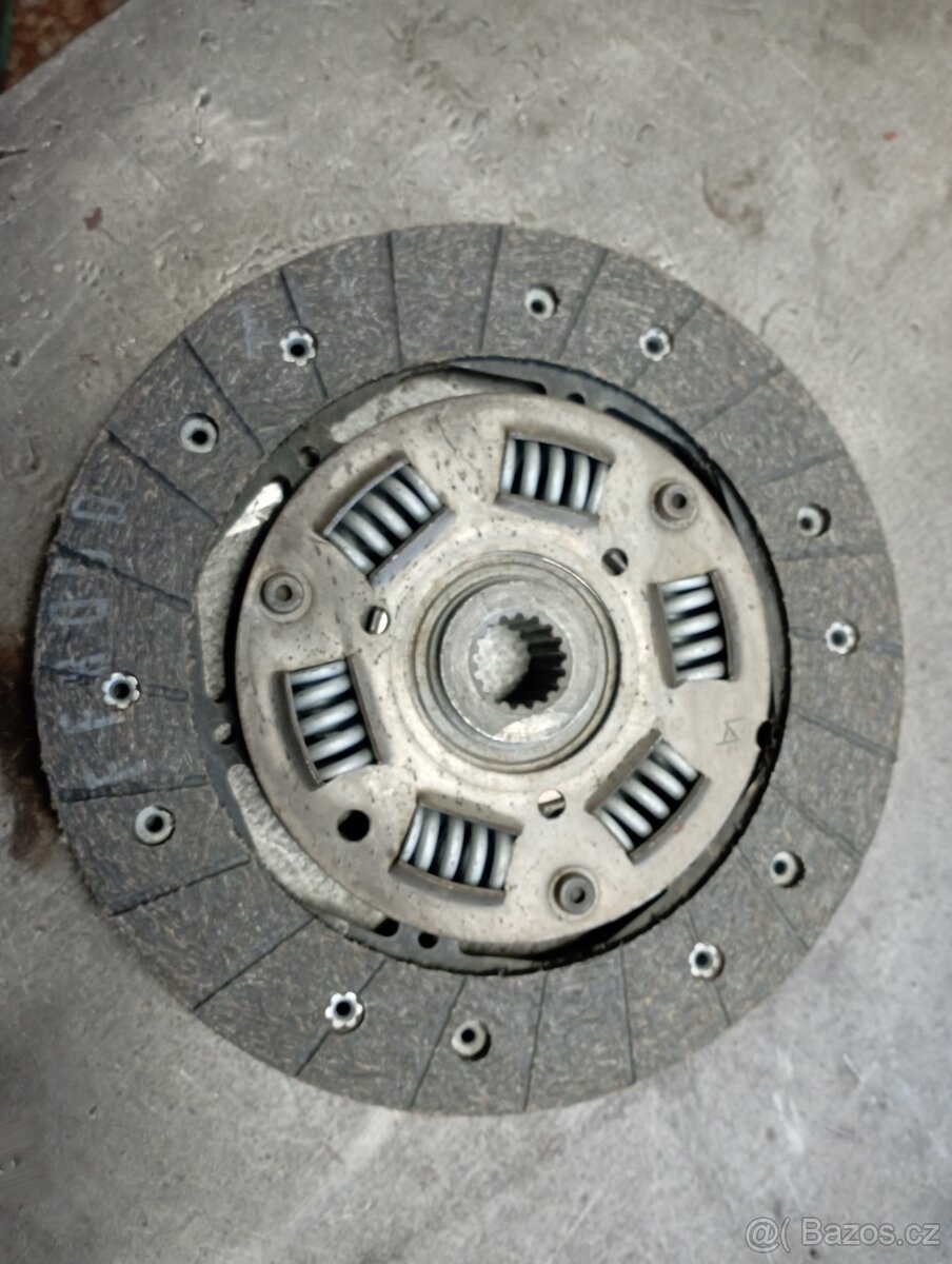 Lamela spojky Škoda 100 - 2