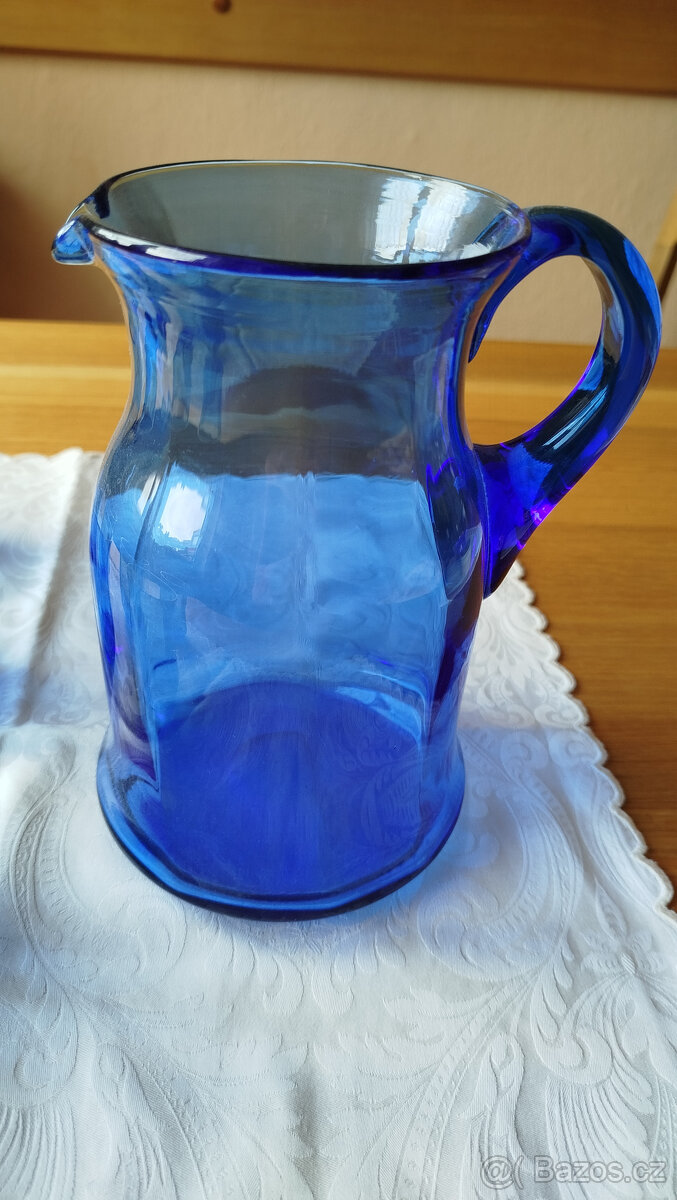stará nápojová souprava modré sklo - 2