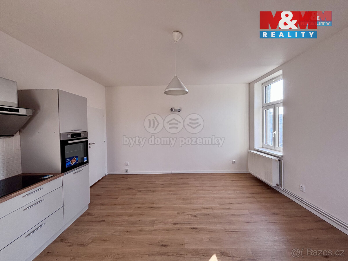 Pronájem bytu 1+kk v Zákupech, ul. Nádražní - 2