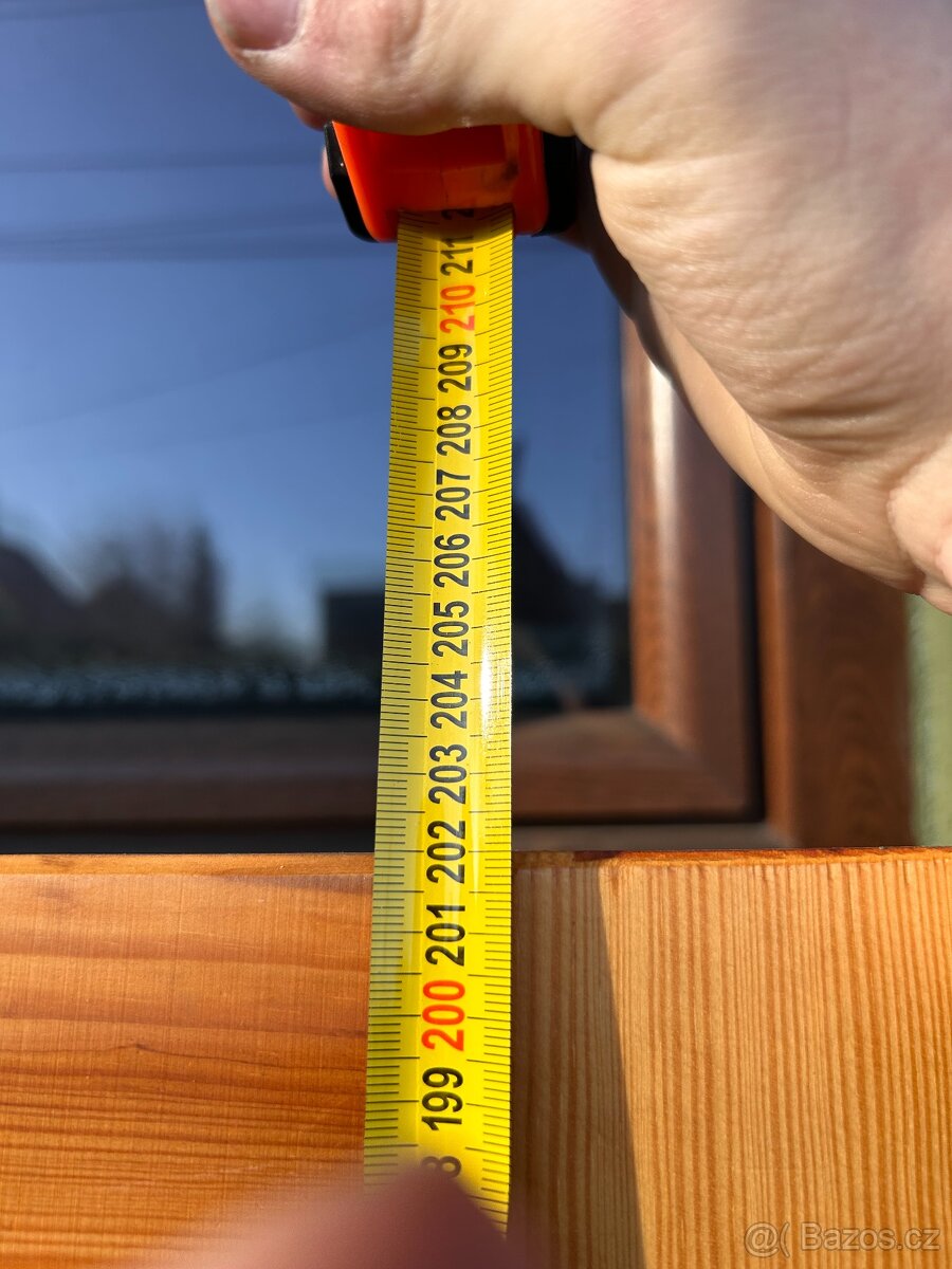 Masivní dřevěné interiérové dveře – 202 × 64 cm, pravé - 2