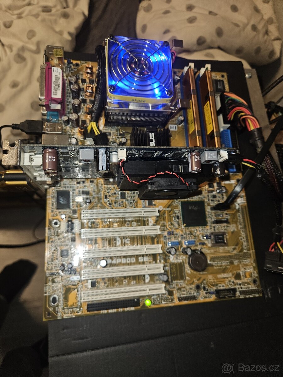 Základní deska Asus P4P800 se s CPU P4 3.2Ghz - 2