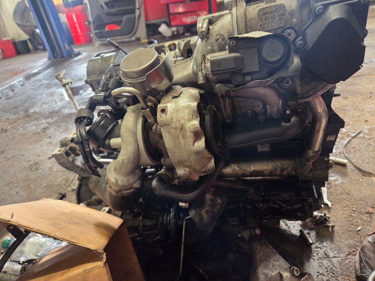 1.9tdi 77kw BLS Hlava ,vstriky,turbo atd... - 2