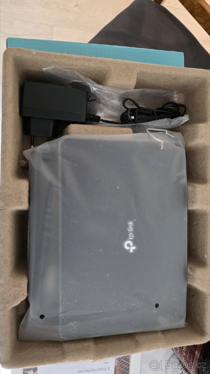 TP-LINK Archer MR200 WiFi AC750 4G SIM slot - 2