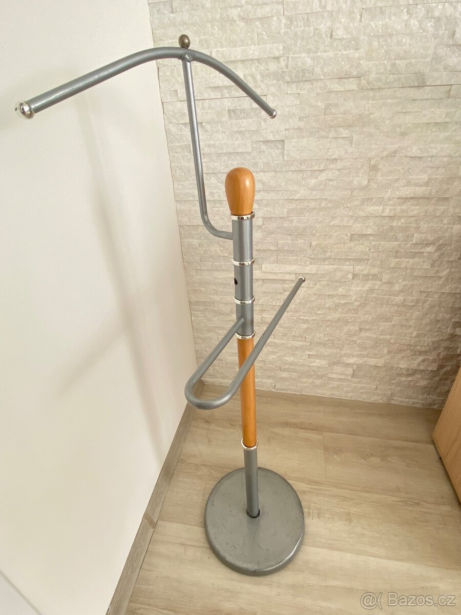 Němý sluha - věšák - 2