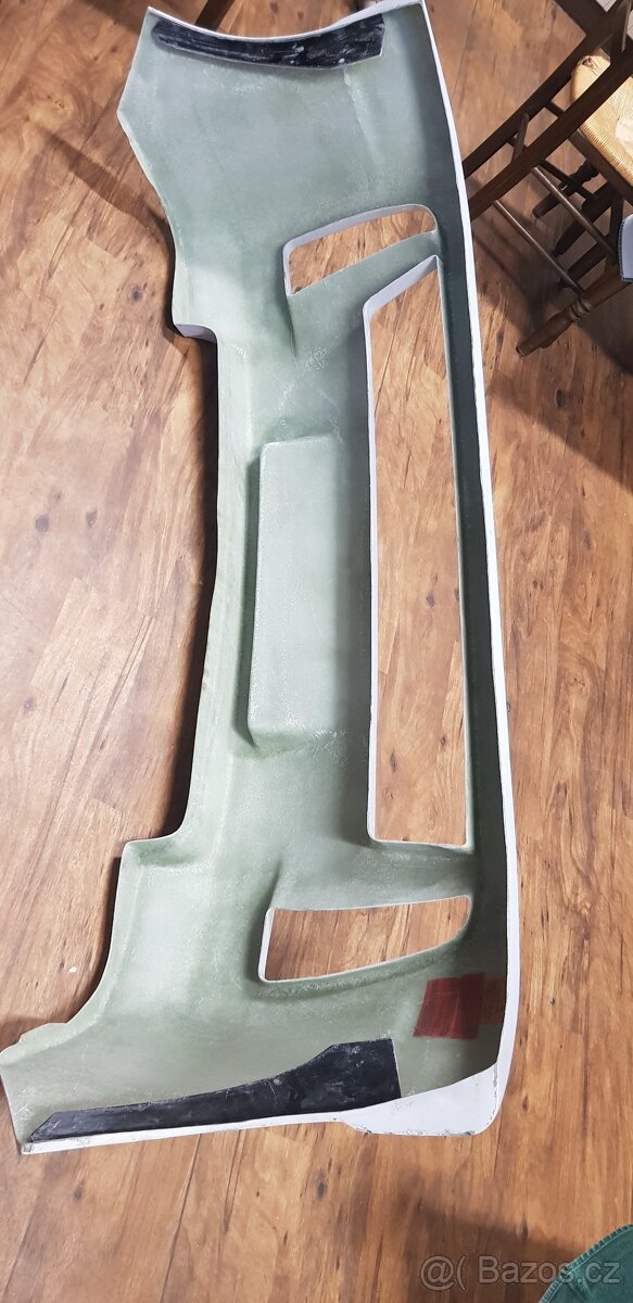 Zadní tuning nárazník VW Golf 4 - 2