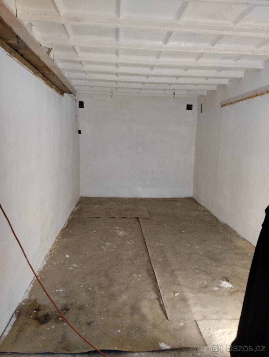 Prodám garáž v Turnově - 2