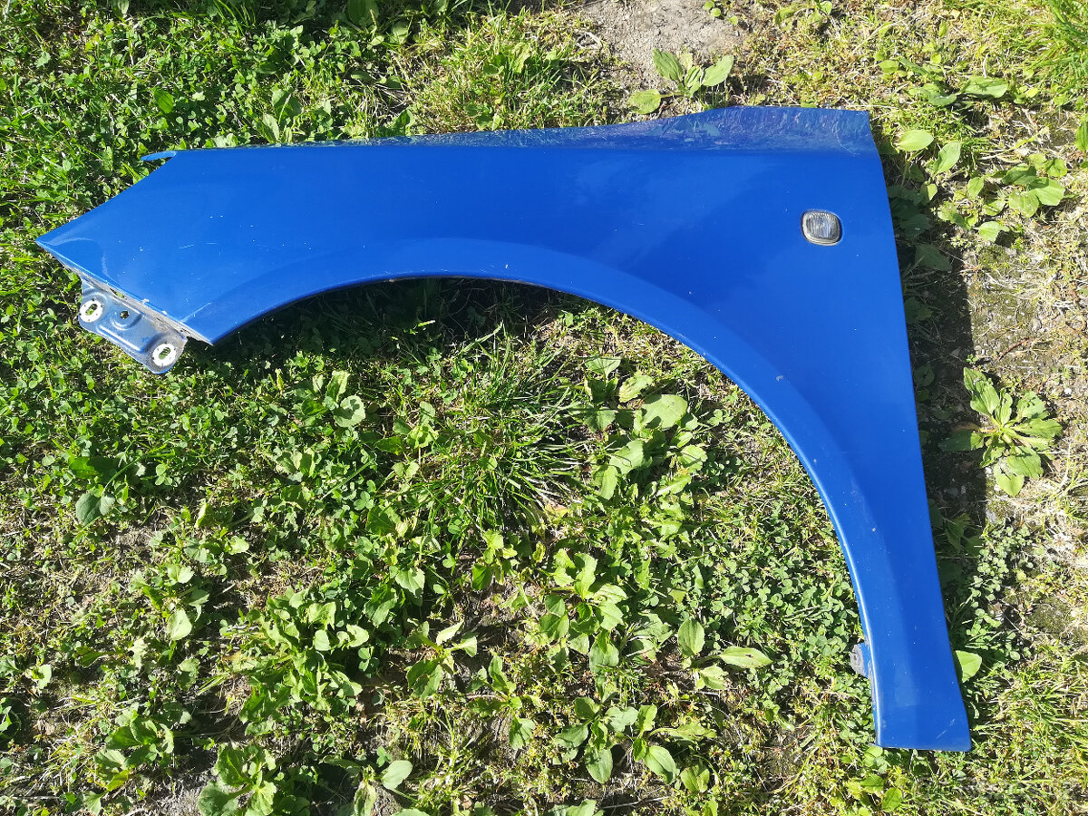 Blatník LP na Škoda Fabie 2 předfacelift modrá 4590 - 2