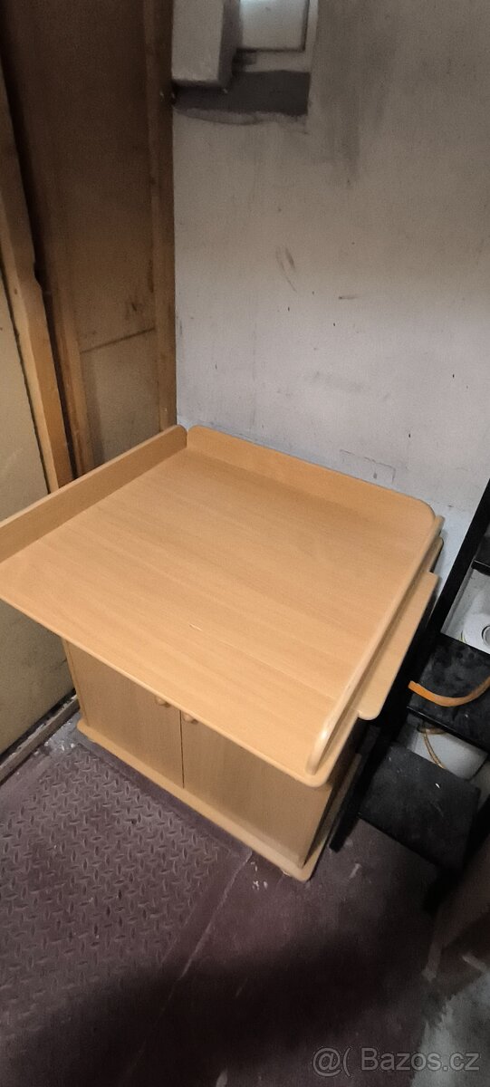 Přebalovací pult s komodou - 2