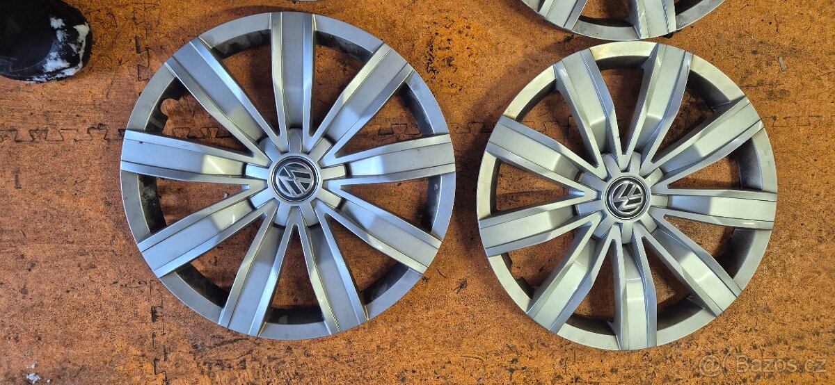 Originální středové poklice Volkswagen r17 - 2