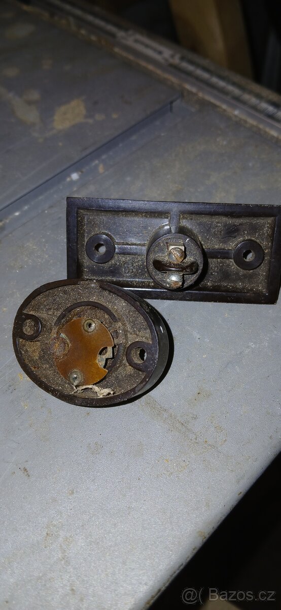 Stare tlačitka zvonků - 2