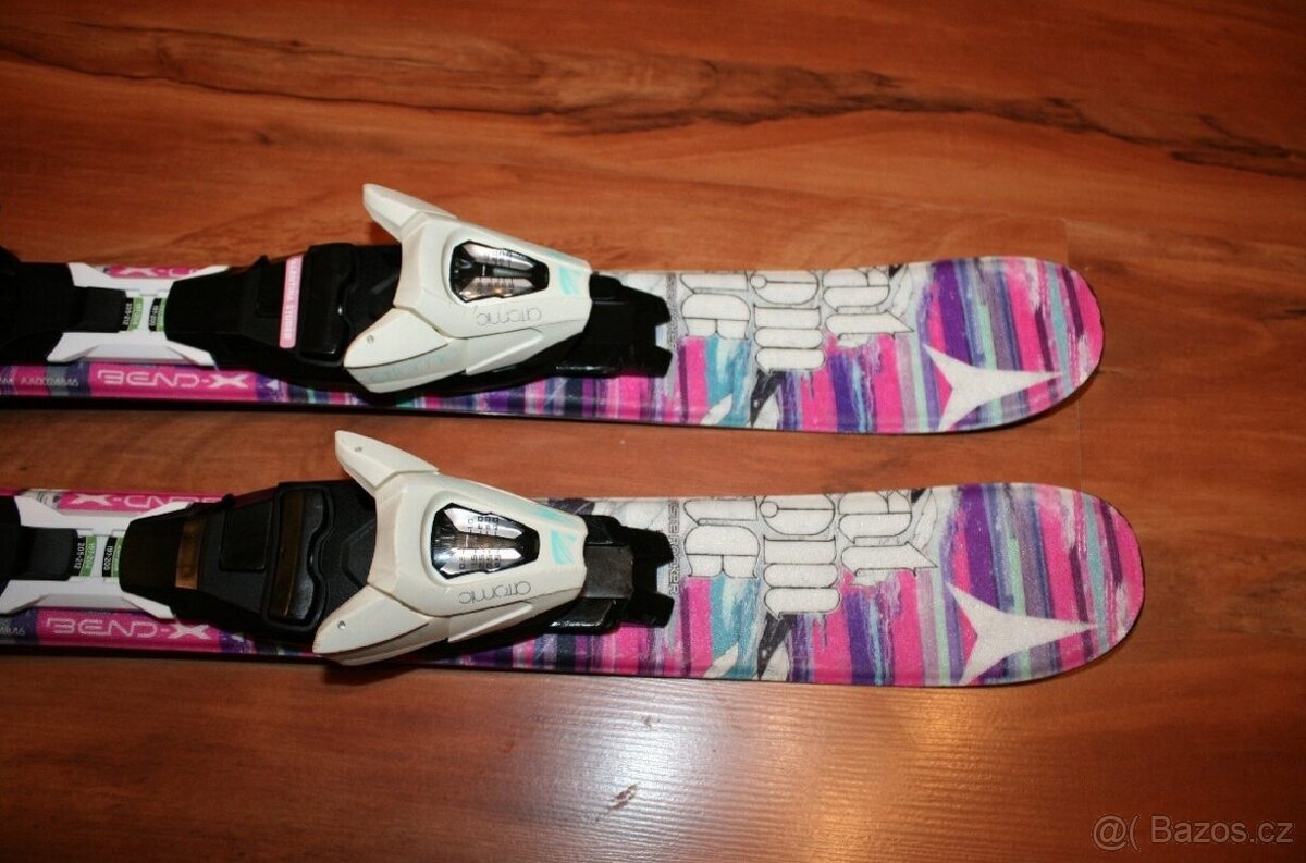 divcí lyže Atomic 70 cm , lyžaky Elan - 2