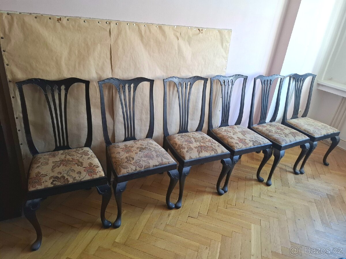 Starožitný stůl a 6 židlí - 2
